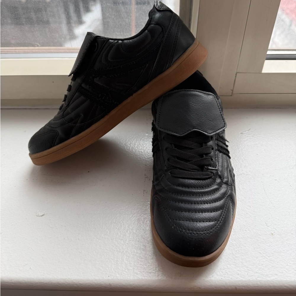 Steve Madden Madrid Sneakers size 7